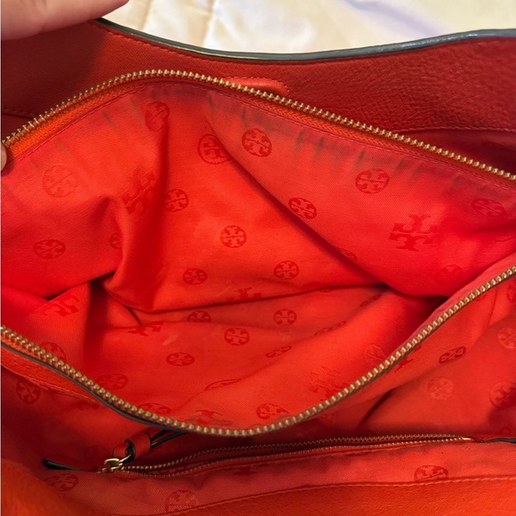 Tory Burch Red/Orange Shoulder Bag with Embossed Logo - Picture 6 of 16